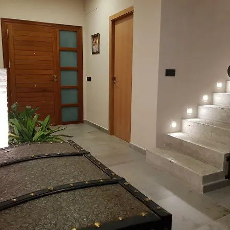 בית הארחה Casa Carol